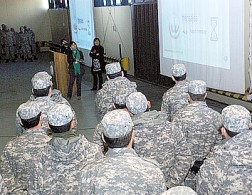 Padres de la Fuerza Area recibieron charla sobre maltrato infantil