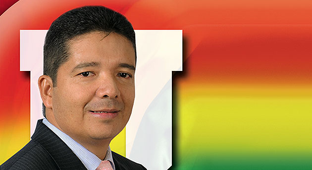 Con el menor slo hubo una amistad: cura Vsquez. Este es Jaime Vsquez, el sacerdote y congresista que fue denunciado por violar a un joven por 16 aos. 
