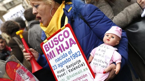 Manifestacin de familiares de nios robados. // PUBLICO
