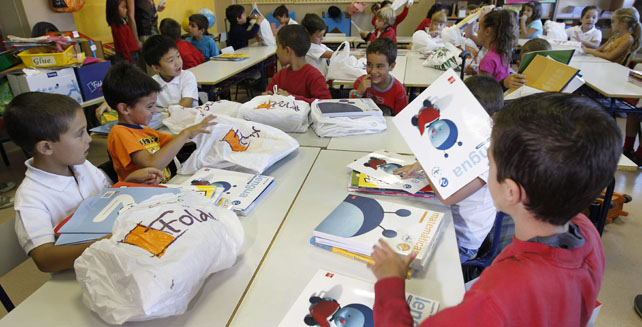 Un grupo de escolares en su primer d�a de colegio.